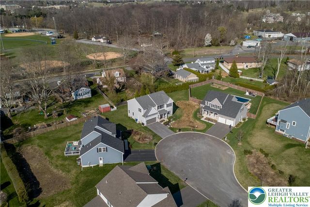 63 Oxford Ridge Court, Coopersburg Boro, PA 18036