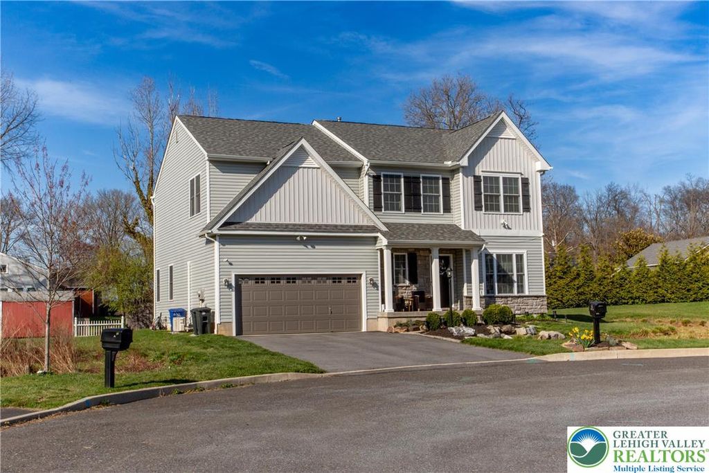 63 Oxford Ridge Court, Coopersburg Boro, PA 18036