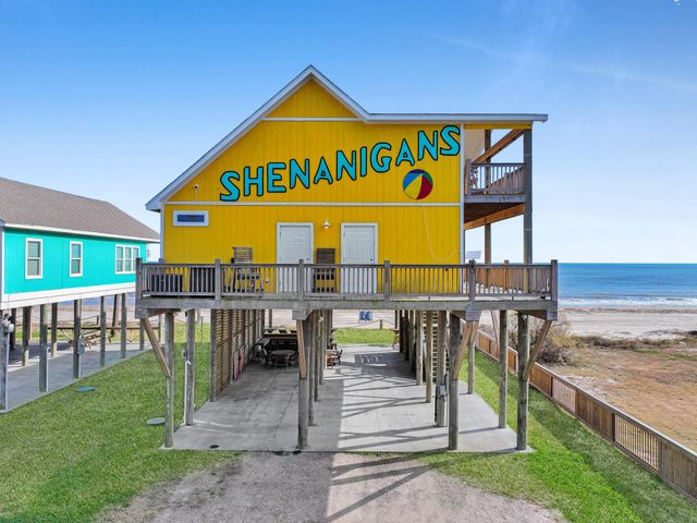 1120 Alex Drive, Gilchrist, TX 77617