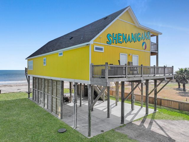 1120 Alex Drive, Gilchrist, TX 77617