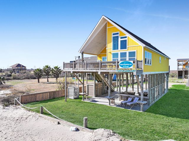 1120 Alex Drive, Gilchrist, TX 77617