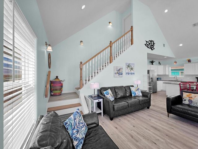 1120 Alex Drive, Gilchrist, TX 77617