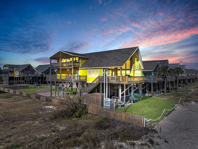 1120 Alex Drive, Gilchrist, TX 77617