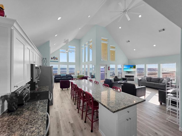 1120 Alex Drive, Gilchrist, TX 77617