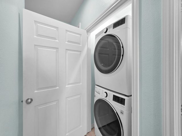 1120 Alex Drive, Gilchrist, TX 77617