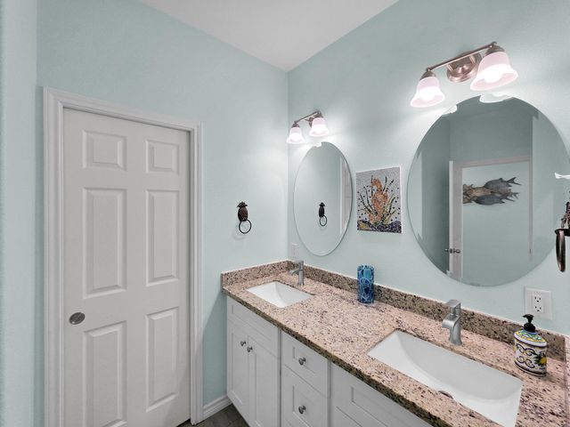 1120 Alex Drive, Gilchrist, TX 77617