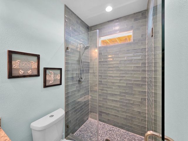 1120 Alex Drive, Gilchrist, TX 77617