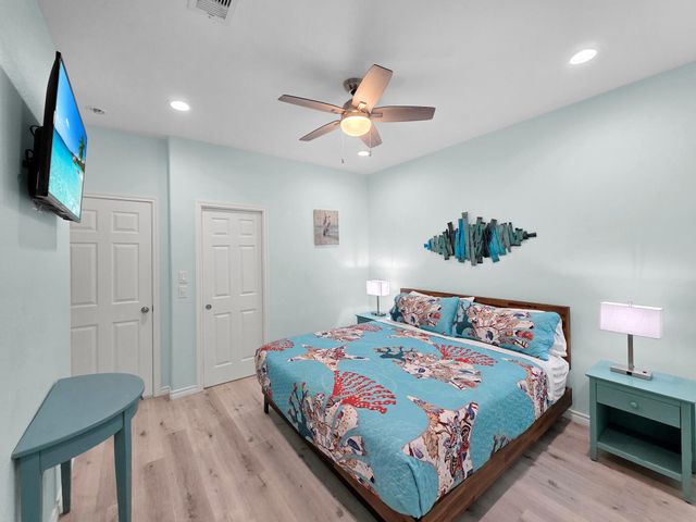 1120 Alex Drive, Gilchrist, TX 77617