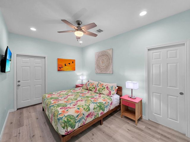 1120 Alex Drive, Gilchrist, TX 77617