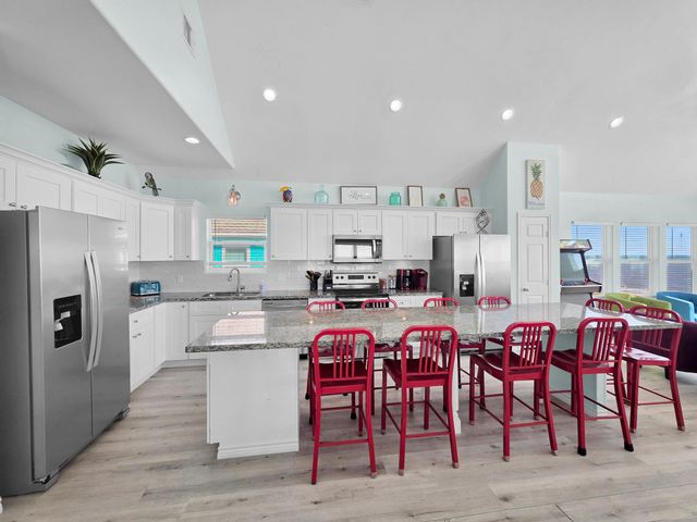 1120 Alex Drive, Gilchrist, TX 77617