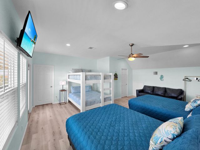 1120 Alex Drive, Gilchrist, TX 77617