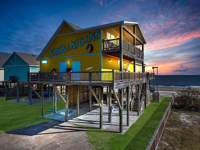 1120 Alex Drive, Gilchrist, TX 77617