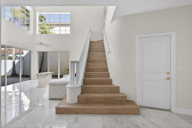 8 Via Sorrento, Palm Beach Gardens, FL 33418