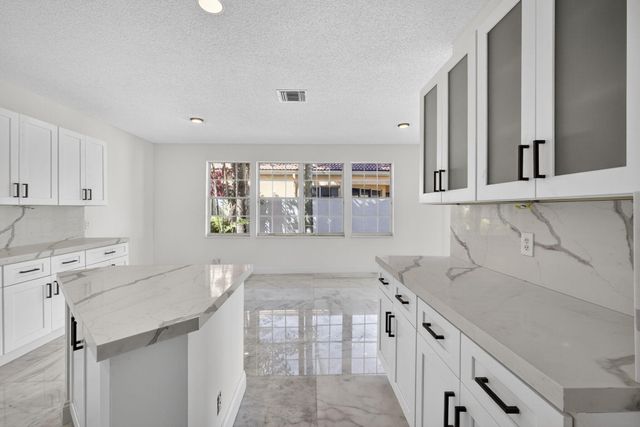 8 Via Sorrento, Palm Beach Gardens, FL 33418