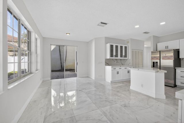 8 Via Sorrento, Palm Beach Gardens, FL 33418