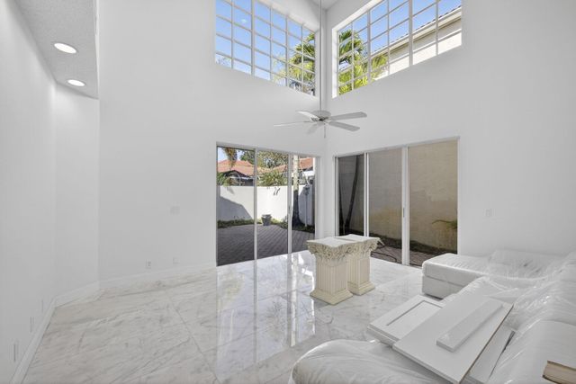 8 Via Sorrento, Palm Beach Gardens, FL 33418