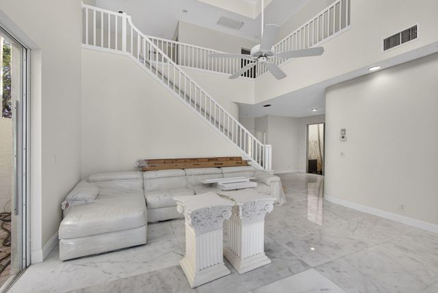 8 Via Sorrento, Palm Beach Gardens, FL 33418