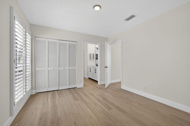 8 Via Sorrento, Palm Beach Gardens, FL 33418