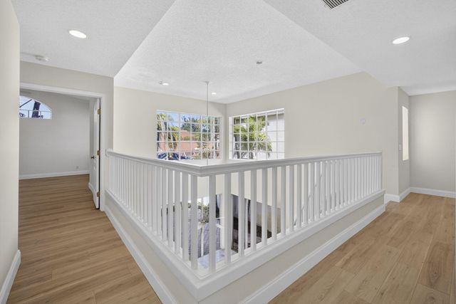 8 Via Sorrento, Palm Beach Gardens, FL 33418