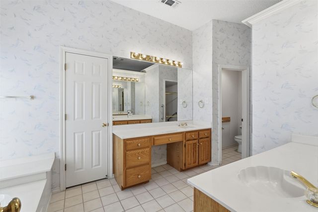 3913 Brookway Drive, Fort Worth, TX 76123