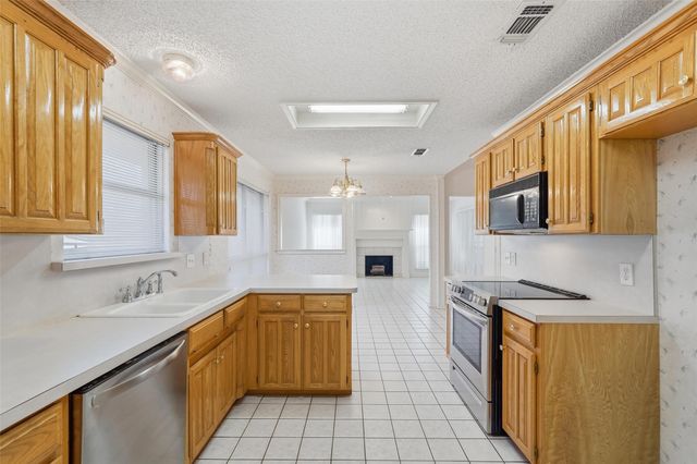 3913 Brookway Drive, Fort Worth, TX 76123