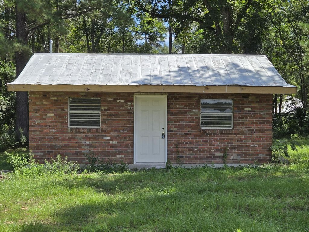 2313 MS-13, Lumberton, MS 39455