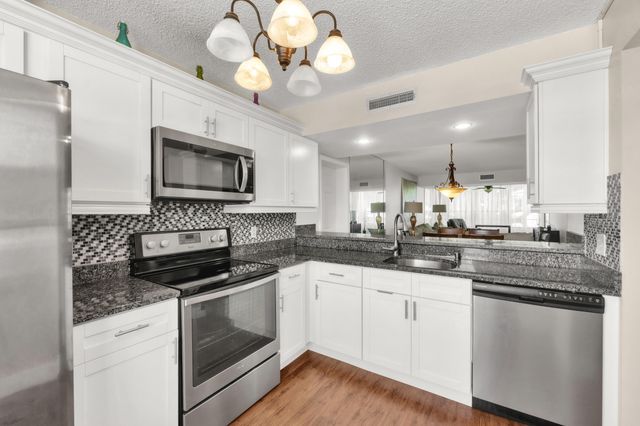 3716 Whitehall Drive 202, West Palm Beach, FL 33401