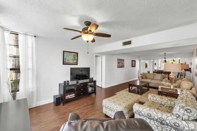 3716 Whitehall Drive 202, West Palm Beach, FL 33401