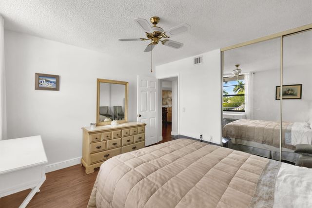 3716 Whitehall Drive 202, West Palm Beach, FL 33401