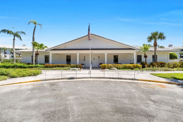 3716 Whitehall Drive 202, West Palm Beach, FL 33401