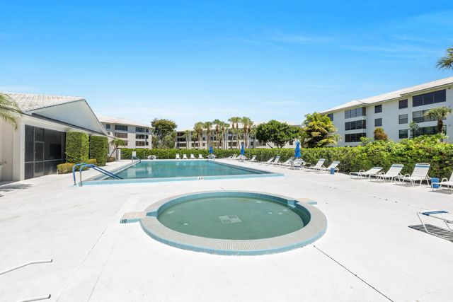 3716 Whitehall Drive 202, West Palm Beach, FL 33401
