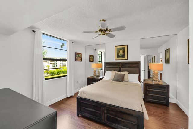 3716 Whitehall Drive 202, West Palm Beach, FL 33401