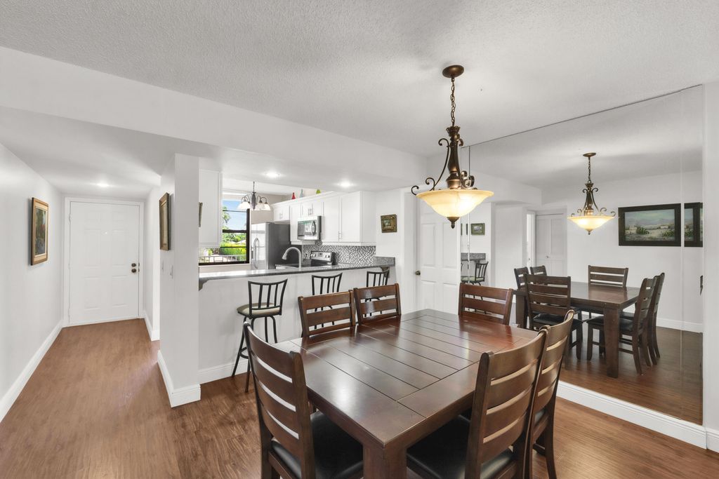3716 Whitehall Drive 202, West Palm Beach, FL 33401