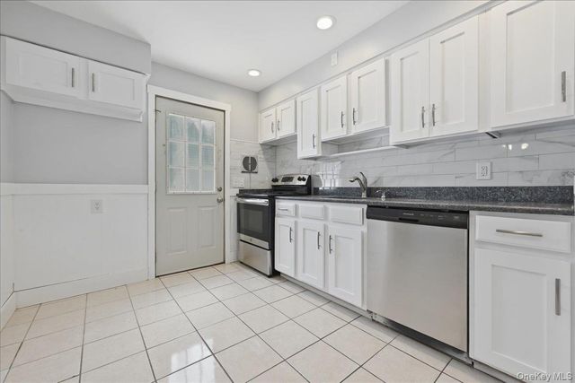 258 Marguerite Avenue, Floral Park, NY 11001