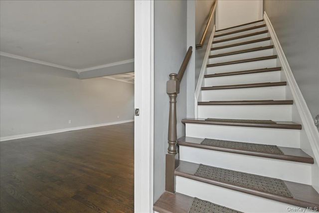 258 Marguerite Avenue, Floral Park, NY 11001