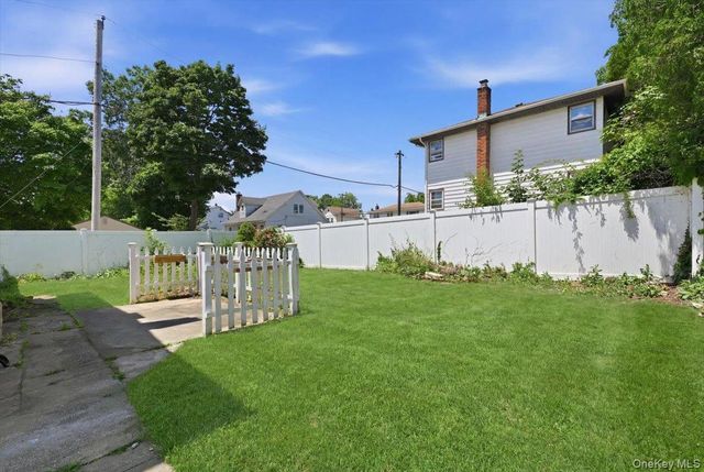 258 Marguerite Avenue, Floral Park, NY 11001