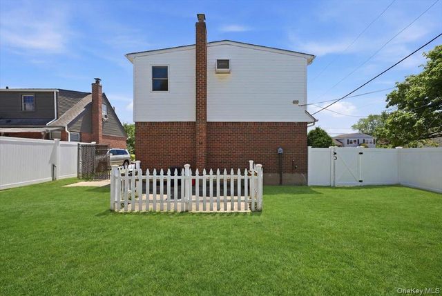 258 Marguerite Avenue, Floral Park, NY 11001