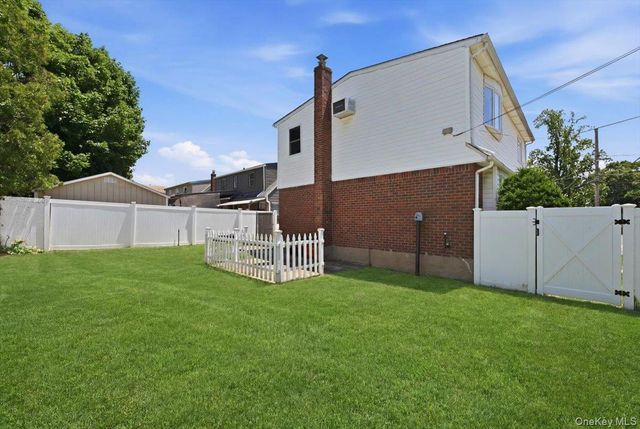 258 Marguerite Avenue, Floral Park, NY 11001