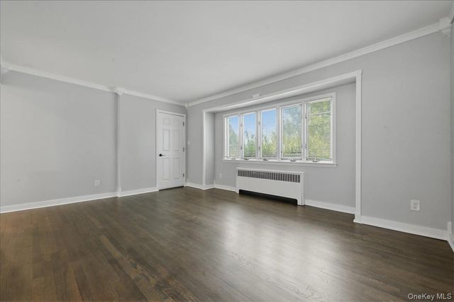 258 Marguerite Avenue, Floral Park, NY 11001