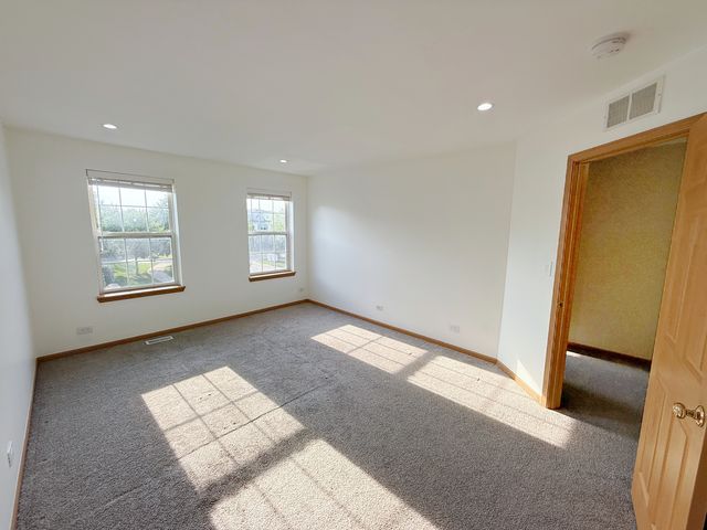 2534 Hillsboro Boulevard 2534, Aurora, IL 60503