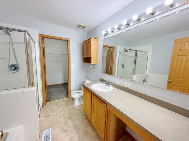 2534 Hillsboro Boulevard 2534, Aurora, IL 60503
