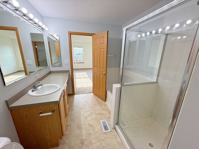 2534 Hillsboro Boulevard 2534, Aurora, IL 60503