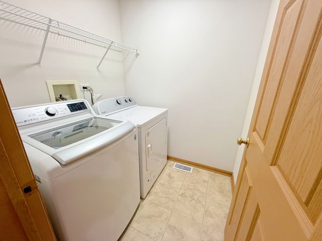 2534 Hillsboro Boulevard 2534, Aurora, IL 60503