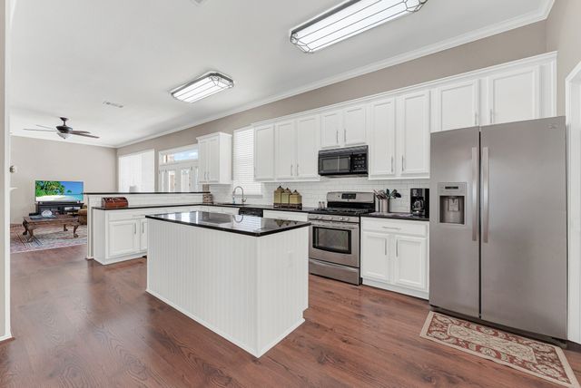 8109 Eagle Drive, Rowlett, TX 75088