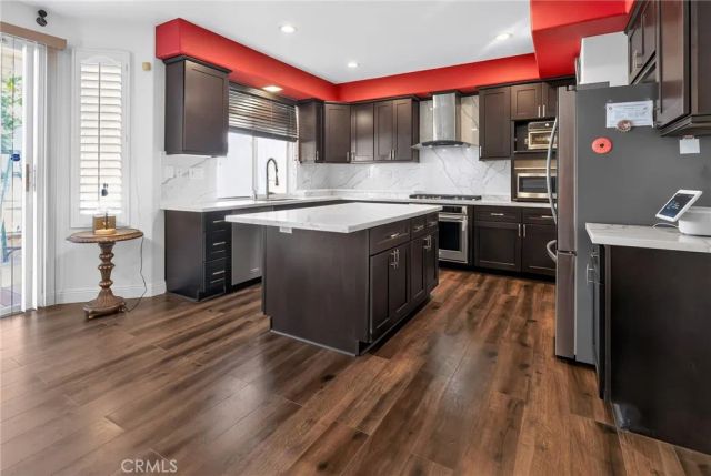 29 Pembroke, Irvine, CA 92618