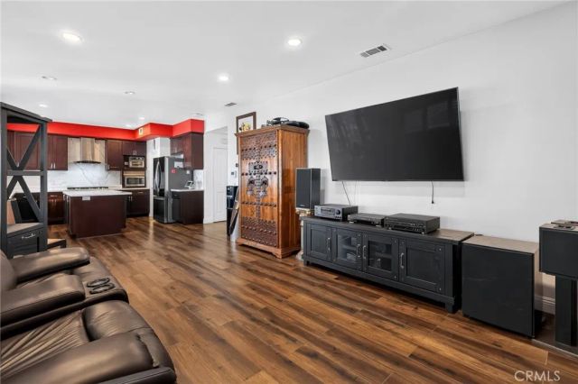 29 Pembroke, Irvine, CA 92618