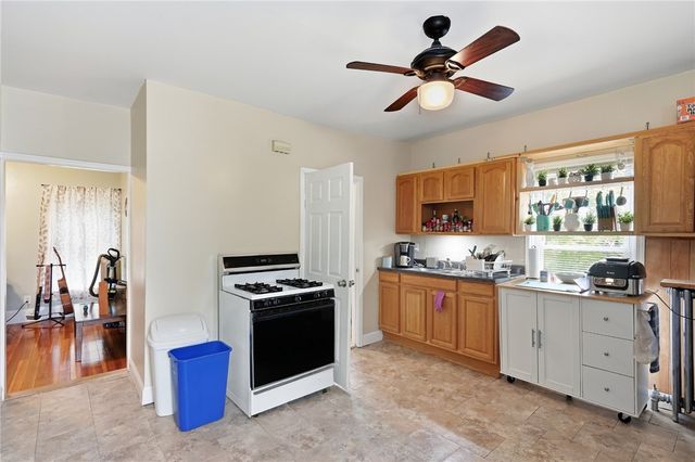 7 Broad Street, Warwick, RI 02888