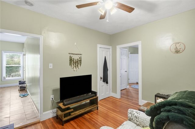 7 Broad Street, Warwick, RI 02888