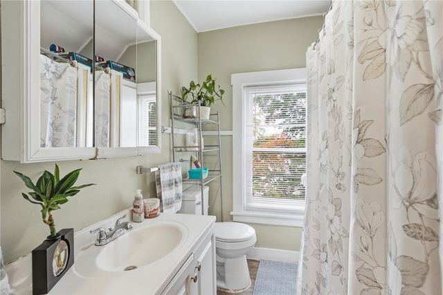 7 Broad Street, Warwick, RI 02888