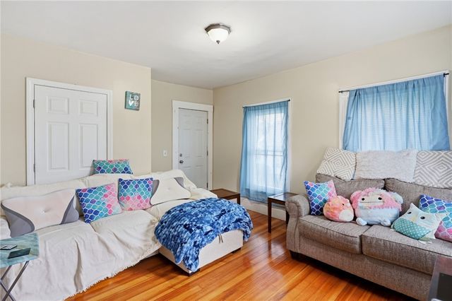 7 Broad Street, Warwick, RI 02888